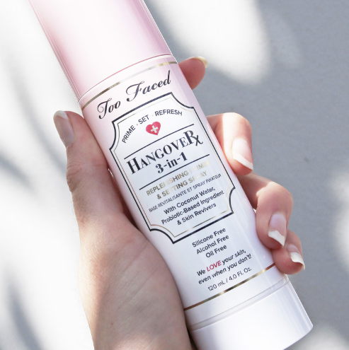 Hangover 3-in-1 Spray - Base de teint Revitalisante et Spray fixateur 3-en-1